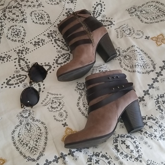 Madden Girl Deluxxxe Heeled Booties *HOST PICK* - Picture 1 of 9